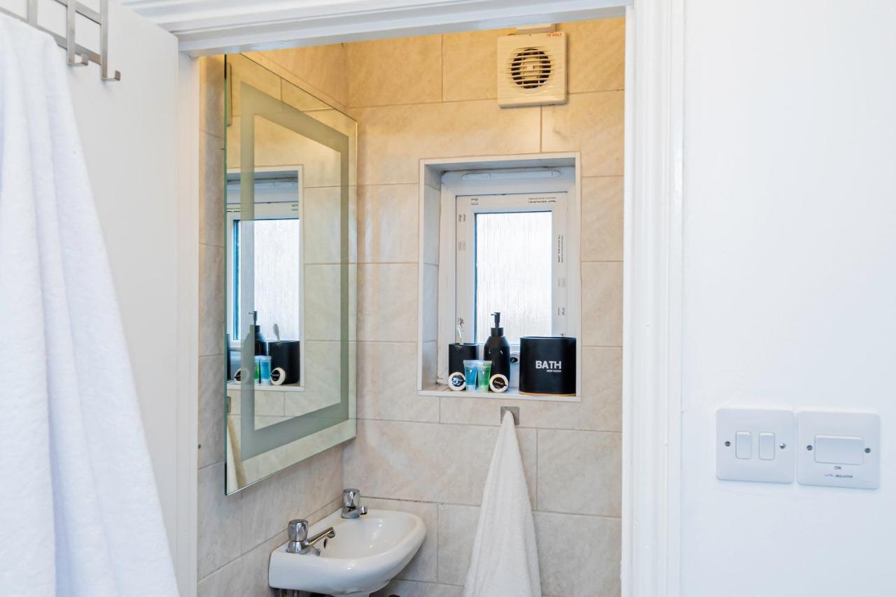Charming 2-Bedroom Flat With A Garden And Free Parking At Abingdon Oxford Esterno foto